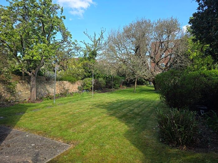 1 Bedroom Flat To Rent In Woodville Gardens, Ealing, W5