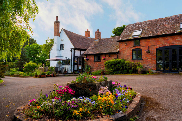5 Bedroom Farm House For Sale In Longdon, Tewkesbury, GL20