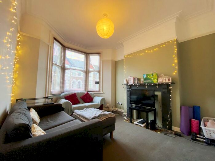 5 Bedroom Terraced House To Rent In Lisvane Street, Cathays, CF24