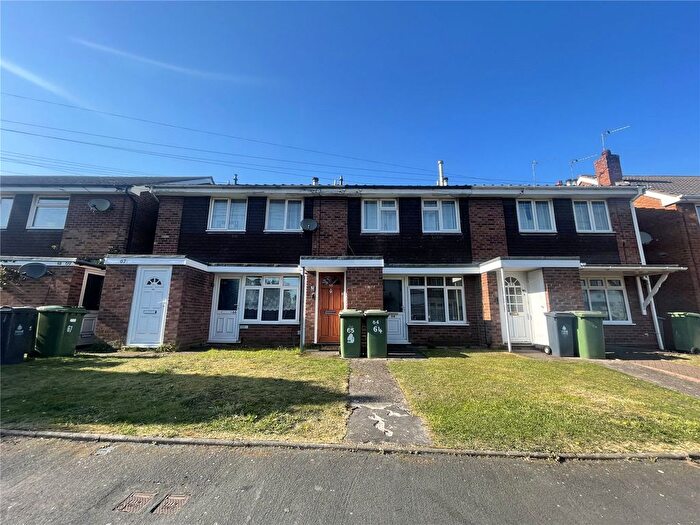 2 Bedroom Flat To Rent In Temple Road, Willenhall, West Midlands, WV13