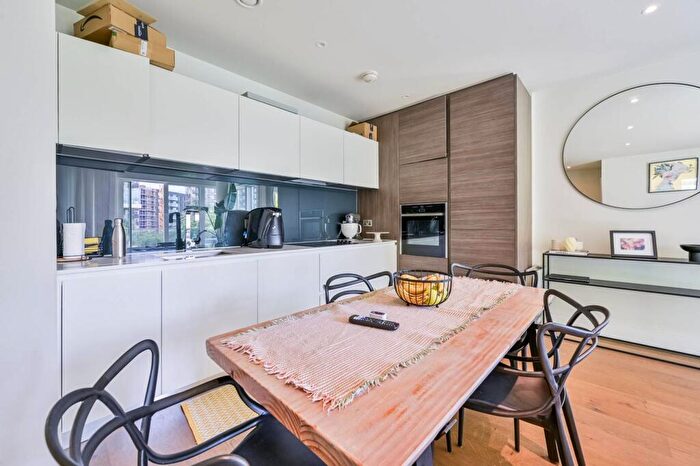 2 Bedroom Flat For Sale In Kidbrooke Park Road, Kidbrooke, London, SE3