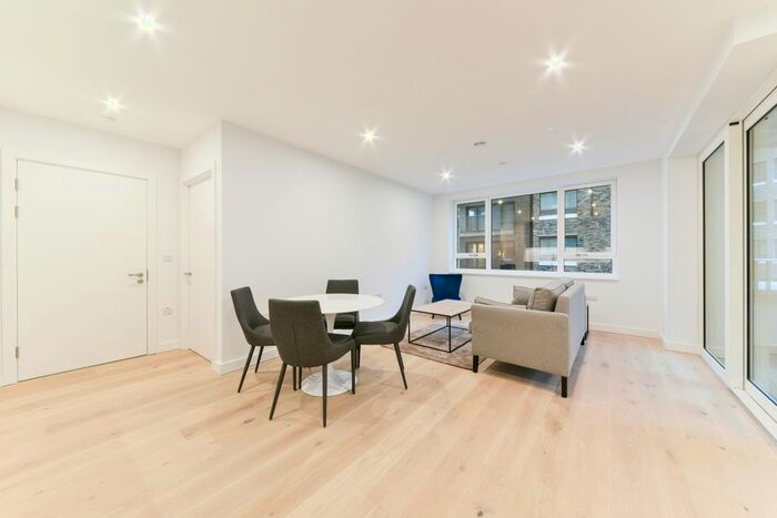 1 Bedroom Flat To Rent In Walworth Road, Elephant Amp; Castle, London, SE17