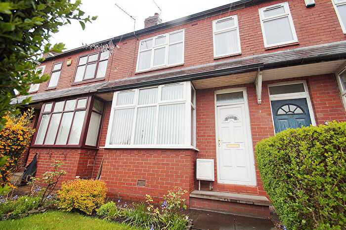 2 Bedroom Terraced House To Rent In Rochdale Road, Oldham, OL1