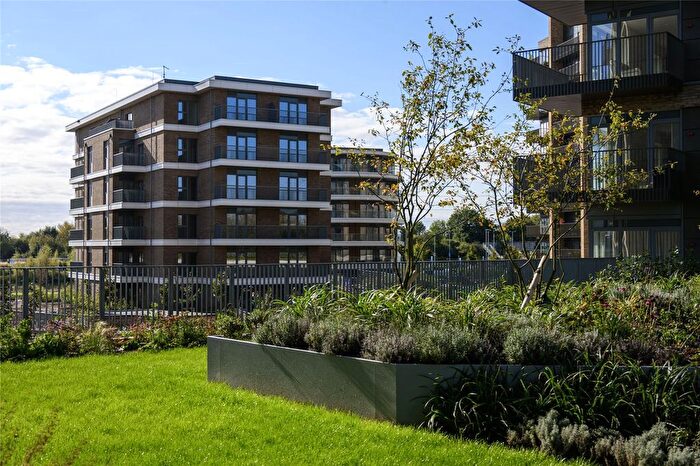 2 Bedroom Flat For Sale In Reading, Berkshire, RG2