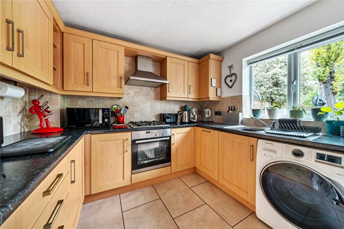 2 Bedroom End Of Terrace House For Sale In Lammas Close, Godalming, Surrey, GU7
