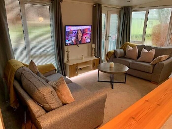 2 Bedroom Mobile/park Home For Sale In Fallbarrow Holiday Park, Rayrigg Road, Windermere, LA23