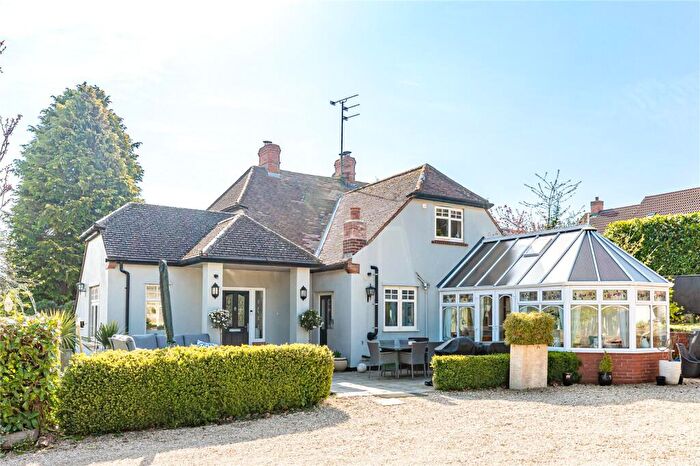 3 Bedroom Detached House For Sale In Kings Road, Easterton, Devizes, Wiltshire, SN10