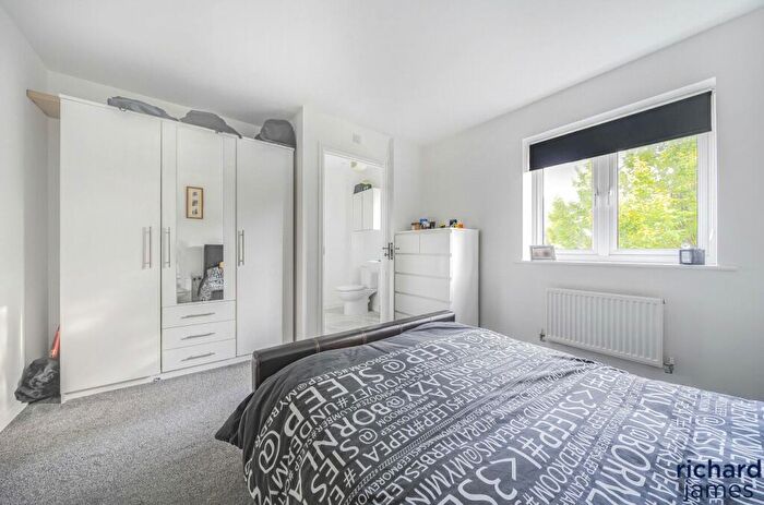 3 Bedroom Terraced House For Sale In Malone Avenue, St Andrews Ridge, Swindon, SN25