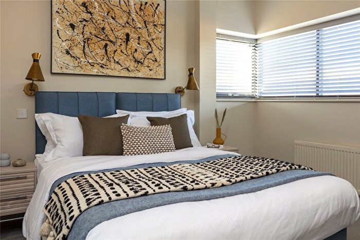 2 Bedroom Flat To Rent In St. Alphonsus Road, London, SW4