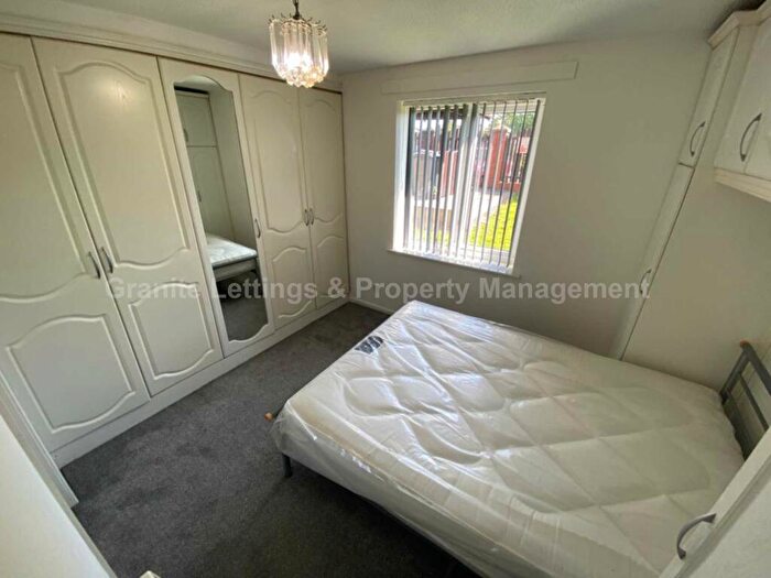 2 Bedroom Apartment To Rent In Stretford Road, Hulme, Manchester, M15