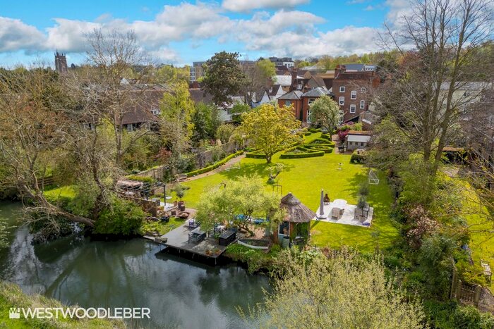 6 Bedroom Town House To Rent In West Street, Hertford, SG13