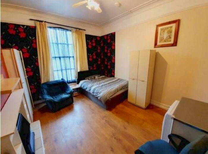 Studio To Rent In Monument Road, Ladywood, Birmingham, B16