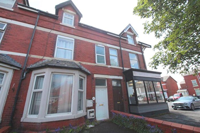 2 Bedroom Apartment For Sale In St. Albans Road, Lytham St. Annes, FY8