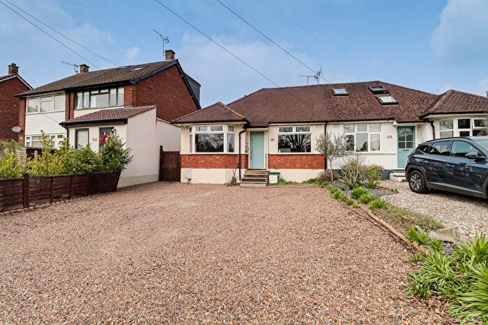 3 Bedroom Semi-detached Bungalow For Sale In Batchwood Drive, St. Albans, Hertfordshire, AL3