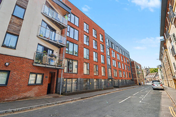 2 Bedroom Apartment For Sale In Braggs Lane, Bristol, Somerset, BS2