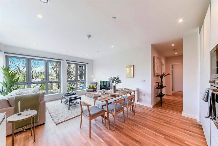 3 Bedroom Flat To Rent In Lyons Dock House, Oldfield Lane North, Greenford, UB6