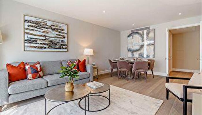 2 Bedroom Flat To Rent In Circus Apartments, Westferry Circus, London, E14