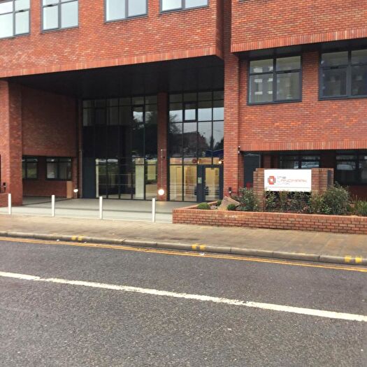 Studio To Rent In Flowers Way, Town Centre, Luton, Bedfordshire, LU1