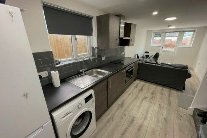 1 Bedroom Flat To Rent In Mackintosh Place Cardiff, CF24