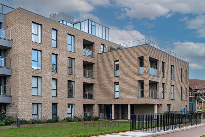 2 Bedroom Apartment To Rent In Garland House, Epsom, KT18