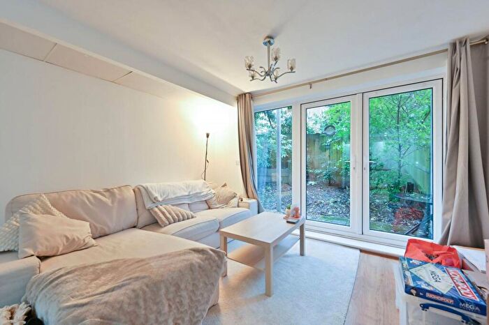 1 Bedroom Flat For Sale In Midland Road, Hemel Hempstead, HP2
