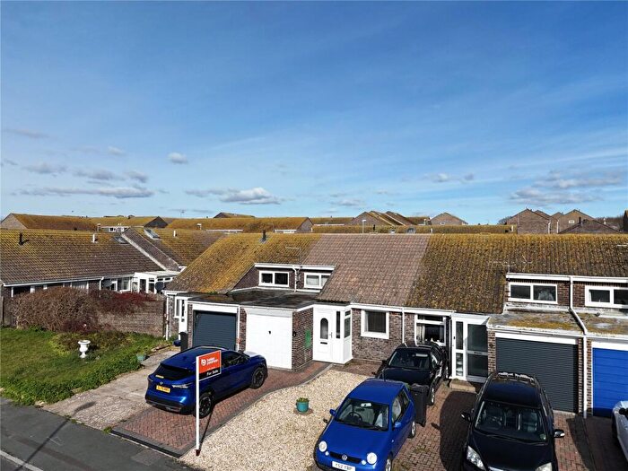 2 Bedroom Bungalow For Sale In Longstone Close, Portland, Dorset, DT5