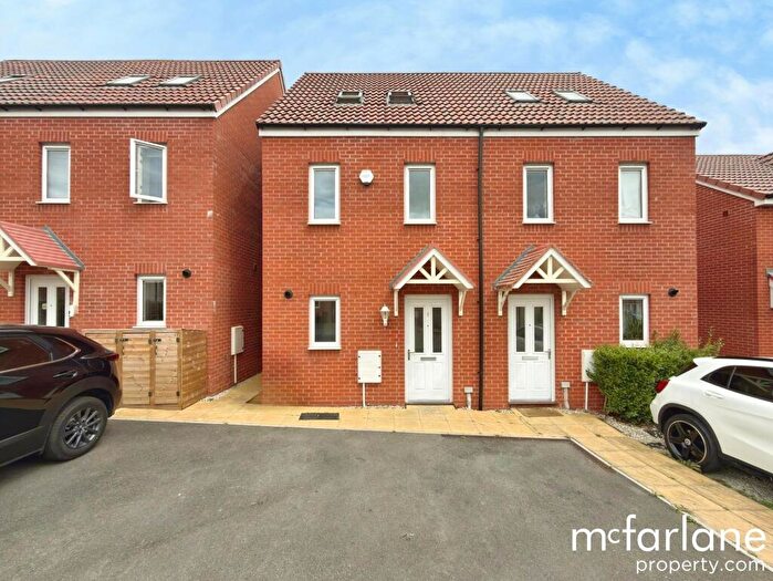 3 Bedroom Semi-Detached House To Rent In Brickworth Place, Swindon, SN3