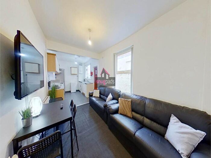 6 Bedroom House To Rent In Langworthy Road, Salford, M6