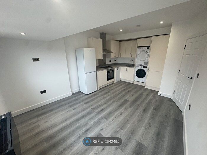1 Bedroom Flat To Rent In High Street, Barnet, EN5
