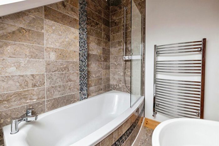1 Bedroom Apartment For Sale In Bridge Street, Saxilby, Lincoln, LN1