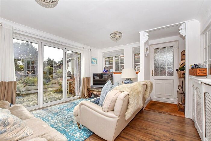 3 Bedroom Detached House For Sale In London Road, Faversham, Kent, ME13