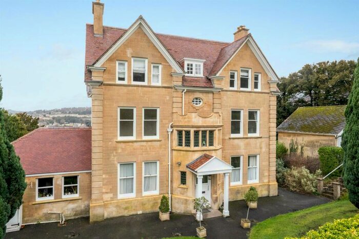 3 Bedroom Apartment To Rent In Cleveland Walk, Bath, BA2