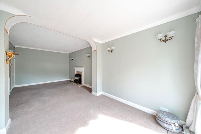 2 Bedroom Semi-Detached Bungalow For Sale In Boxwood Way, Warlingham, CR6