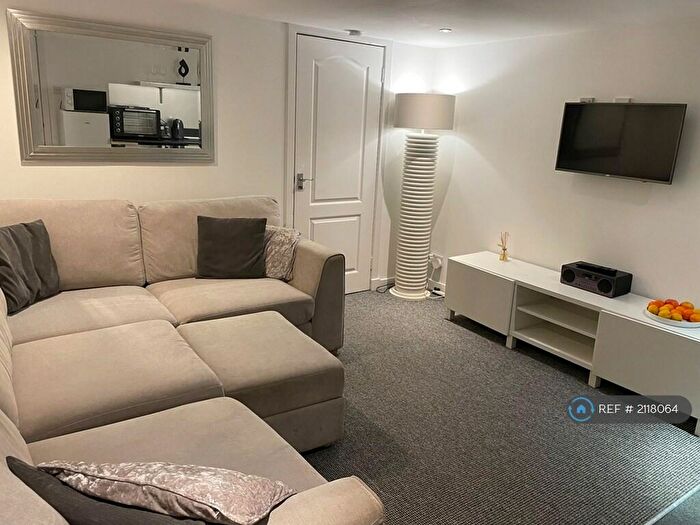 1 Bedroom Bungalow To Rent In Glasgow, Glasgow, G64