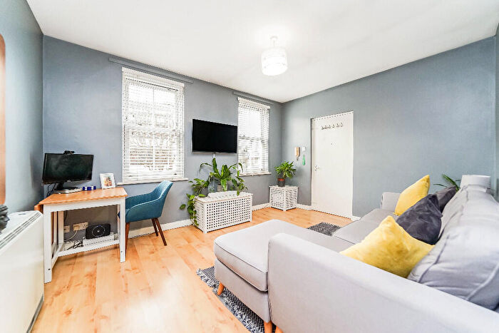 1 Bedroom Flat To Rent In Spanby Road, London, E3