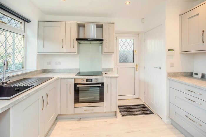 2 Bedroom Semi-Detached House To Rent In Woodedge Avenue, Huddersfield, HD5