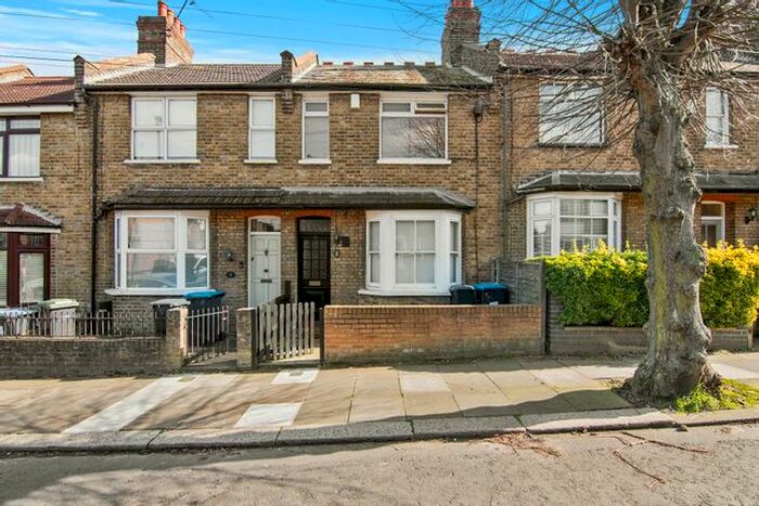 2 Bedroom Terraced House To Rent In Chelmsford Road, London, N14