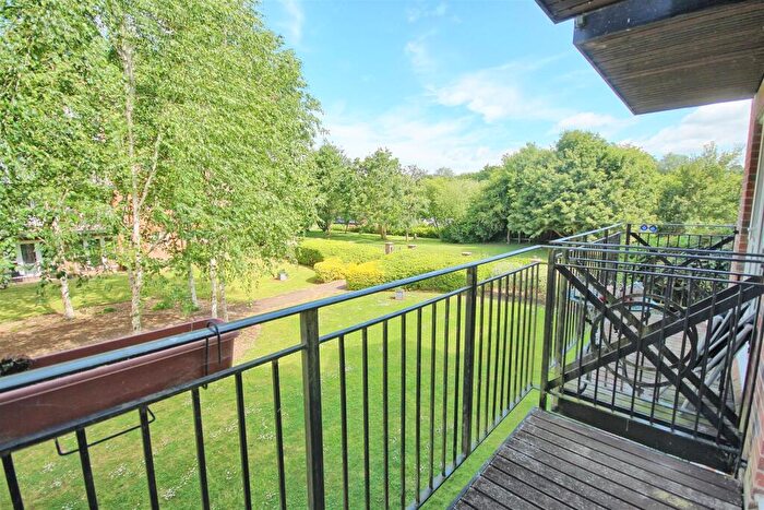 2 Bedroom Apartment For Sale In Sommers Court - Ware - Chain Free, SG12