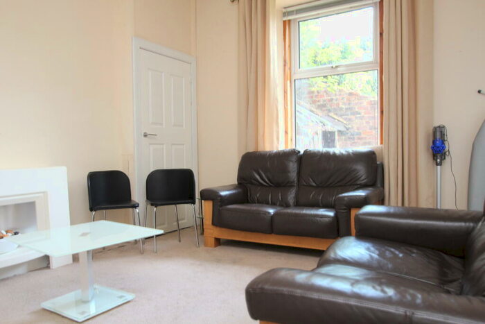 2 Bedroom Flat To Rent In Bruce Street, Stirling, FK8