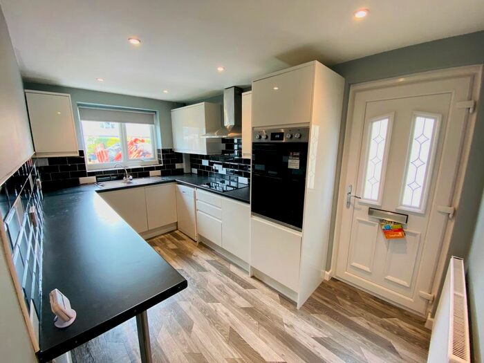 3 Bedroom Semi-Detached House To Rent In Whitehill Drive, Brinsworth, S60