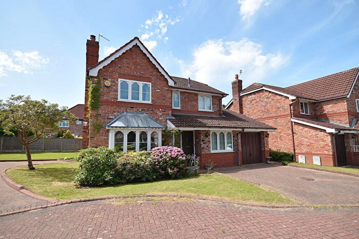 4 Bedroom Detached House For Sale In Hamble Way, Macclesfield, SK10