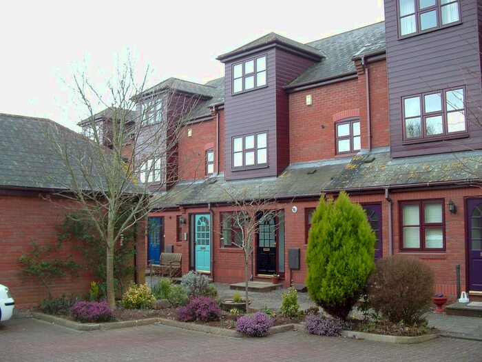 3 Bedroom Maisonette To Rent In Pitts Court, Old Mill Close, Exeter, EX2