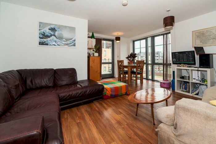 2 Bedroom Flat To Rent In Southwold Road, London, E5