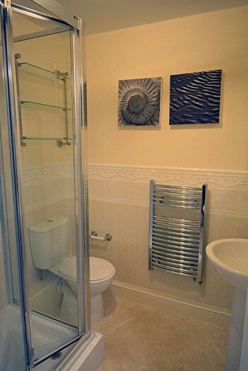 2 Bedroom Apartment To Rent In Oakwood Drive, Worsley, M28