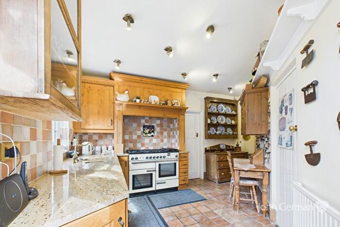 3 Bedroom House For Sale In Main Street, Newton Solney, DE15