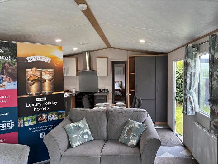 2 Bedroom Lodge For Sale In Carnaby Silverdale, EX20