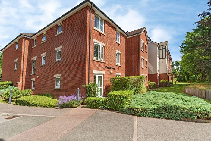 1 Bedroom Flat For Sale In Castle Court (Tonbridge), Tonbridge, TN9