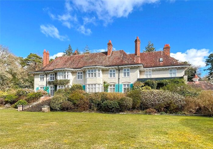 3 Bedroom Apartment For Sale In Burley Road, Bransgore, Christchurch, Dorset, BH23