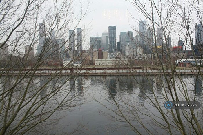 2 Bedroom Flat To Rent In Ringwood Gardens, London, E14