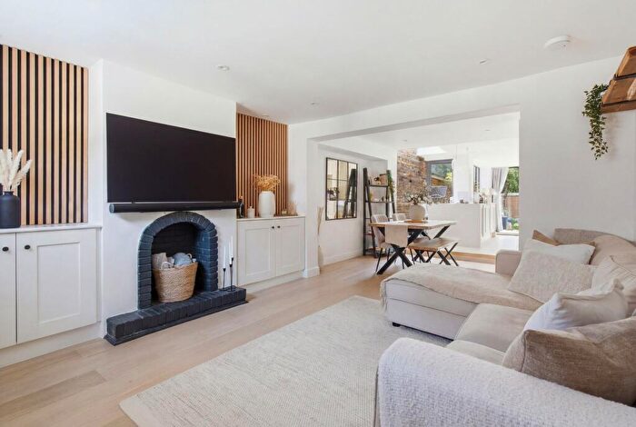 2 Bedroom House For Sale In Tangier Lane, Eton, SL4